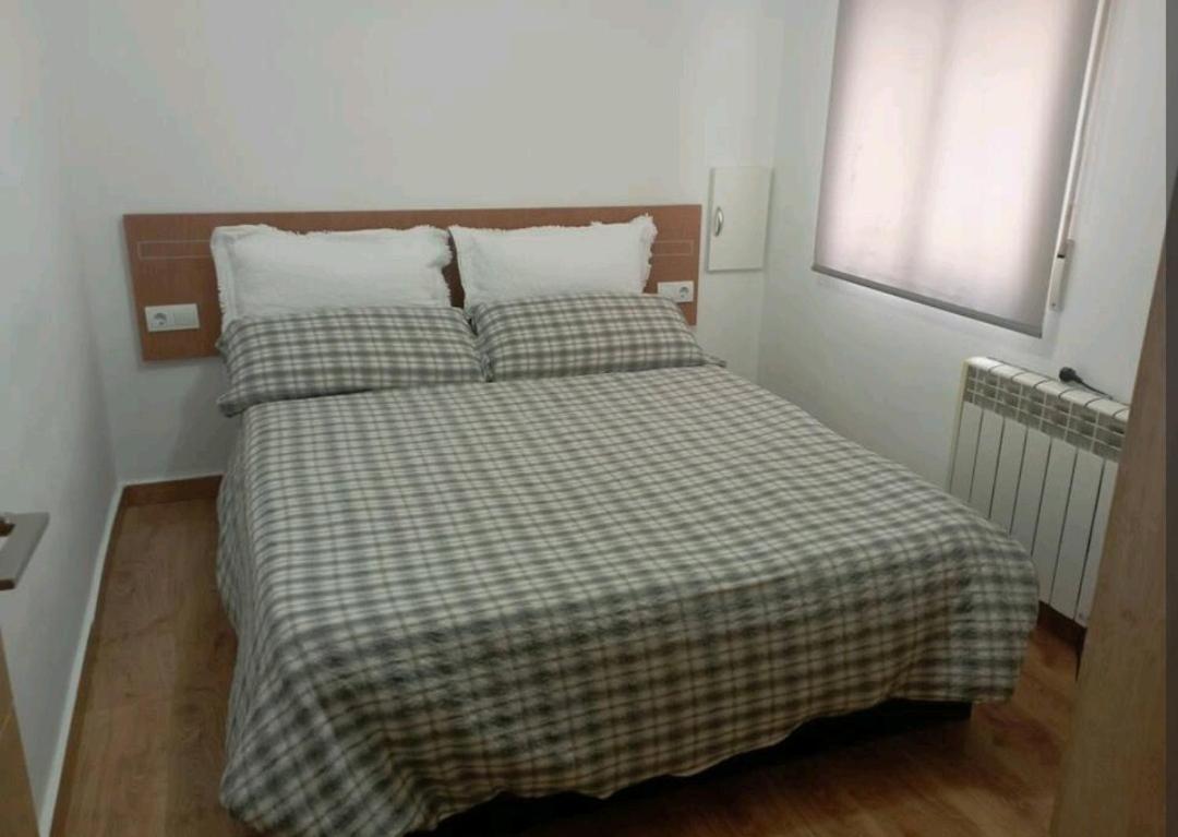 Apartamento Parque Sur De เอญิน ภายนอก รูปภาพ