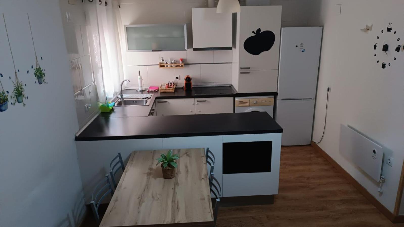 Apartamento Parque Sur De เอญิน ภายนอก รูปภาพ